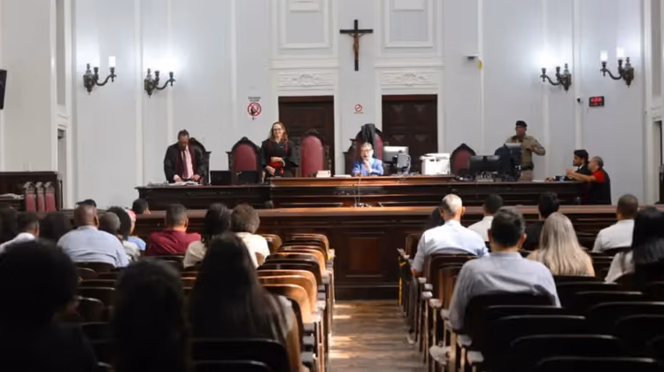 Réus são condenados a mais de 50 anos de prisão por homicídio de Valdir Cabeleireiro em Salvador